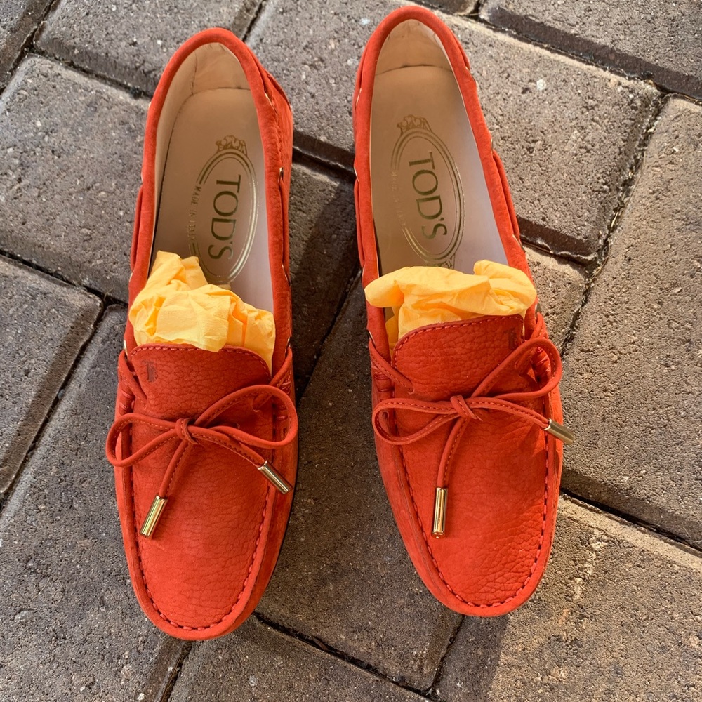 New without box Tods Driving shoes.